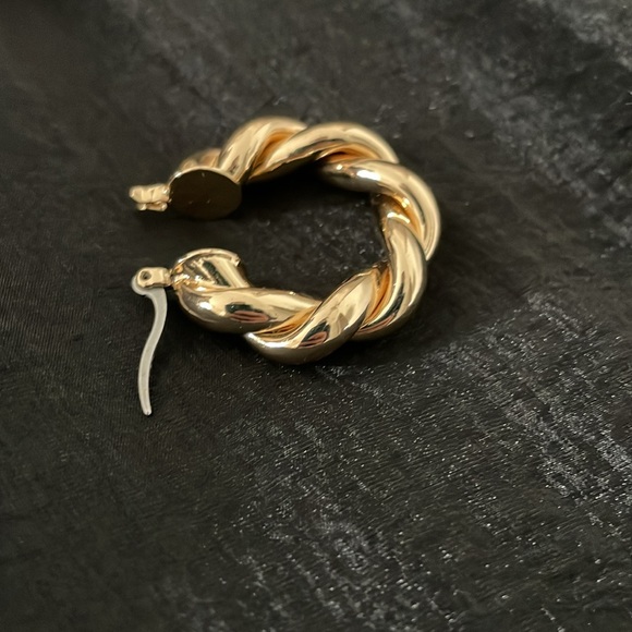 Vintage Chunky hoop Earrings - Picture 3 of 4